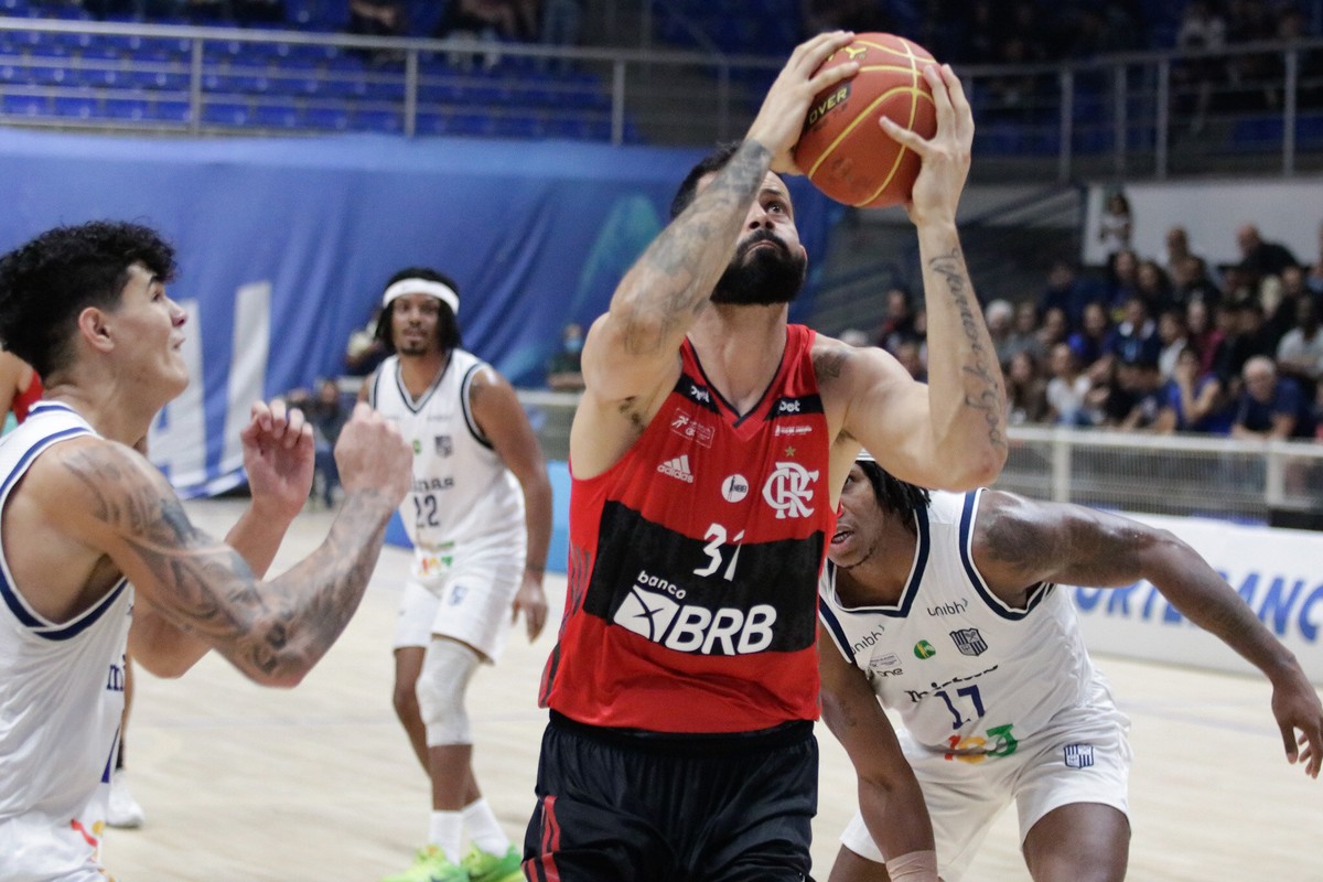 Paulistano bate Rio Claro e força o jogo 3 nos playoffs do NBB