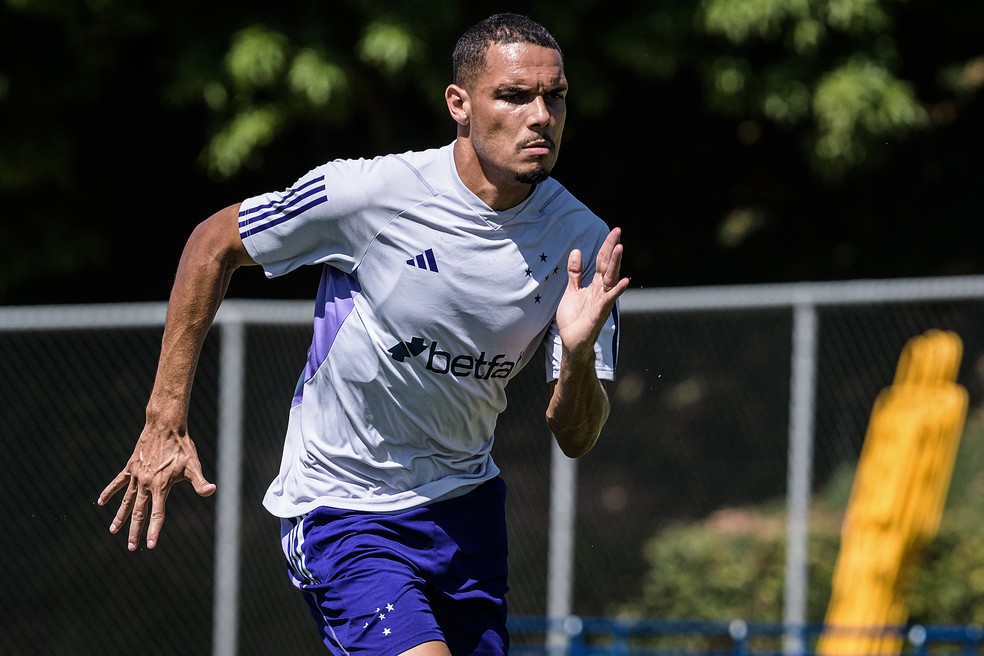 Se recuperando de lesão, Wesley Gasolina completa um ano de Cruzeiro