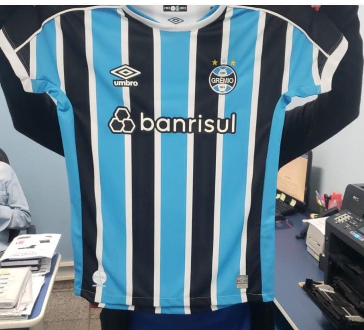 Grêmio faz ajustes na camisa, mas não terá roupa nova no Mundial