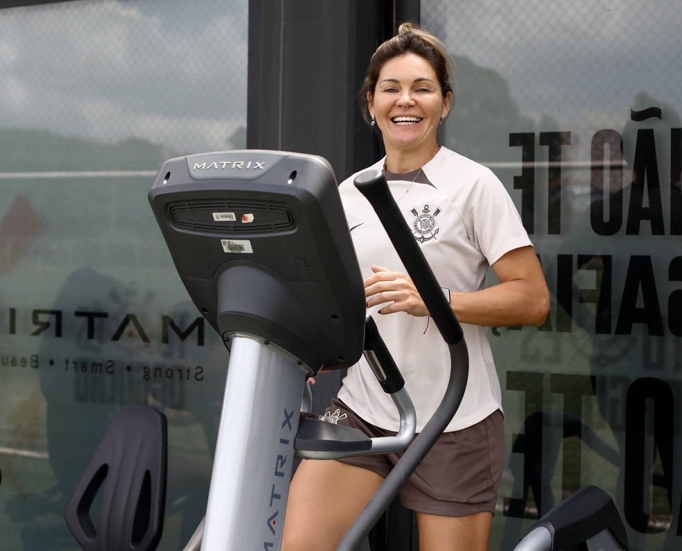 Gabi Zanotti sorri durante reapresentação do time feminino do Corinthians — Foto: Rodrigo Gazzanel/Ag. Corinthians