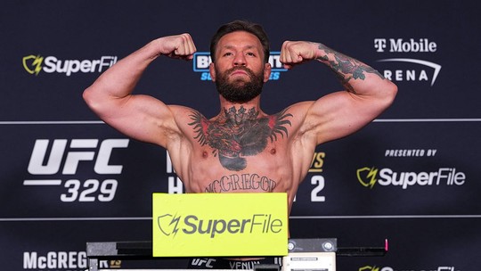 UFC 329: McGregor e Holloway passam pela balança e confirmam luta