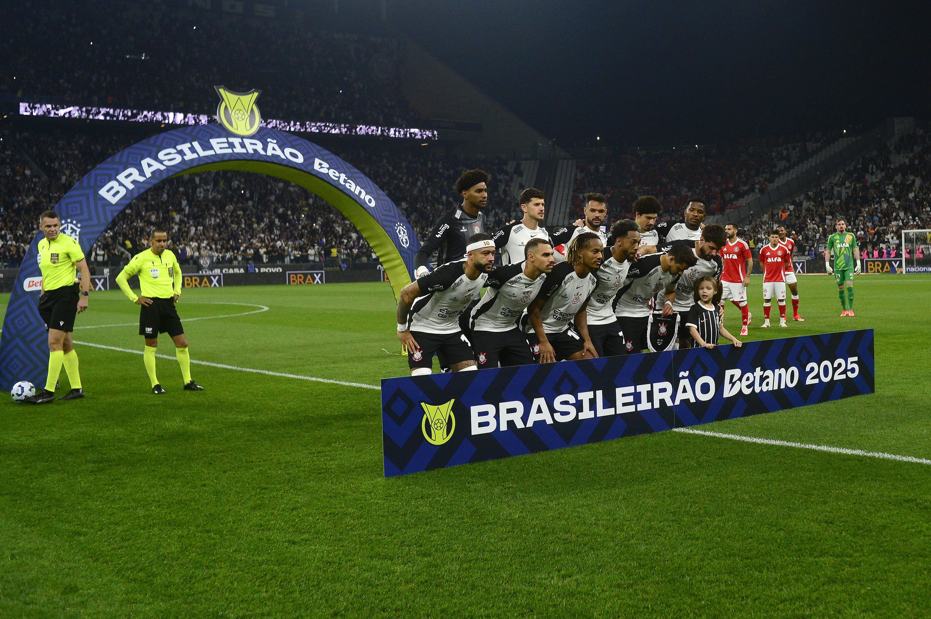 Corinthians: Yuri Alberto brilha com hat-trick em virada contra o Internacional.