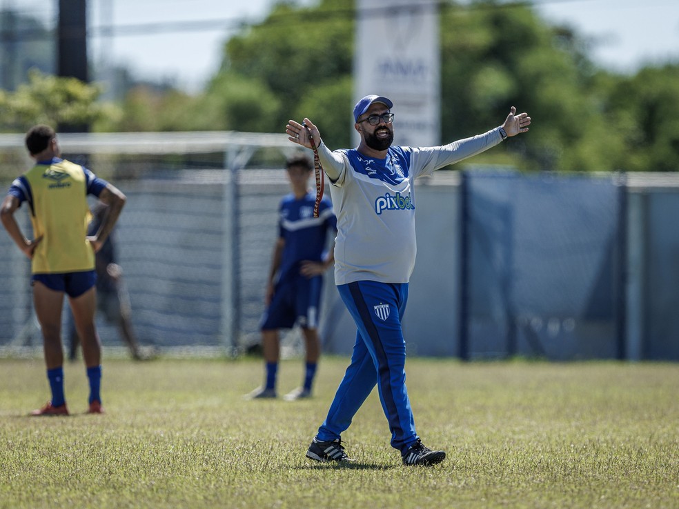 Raphael Laruccia deixa o Avaí