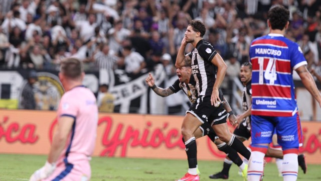 Pedro Raul comemora gol em Ceará x Fortaleza em final