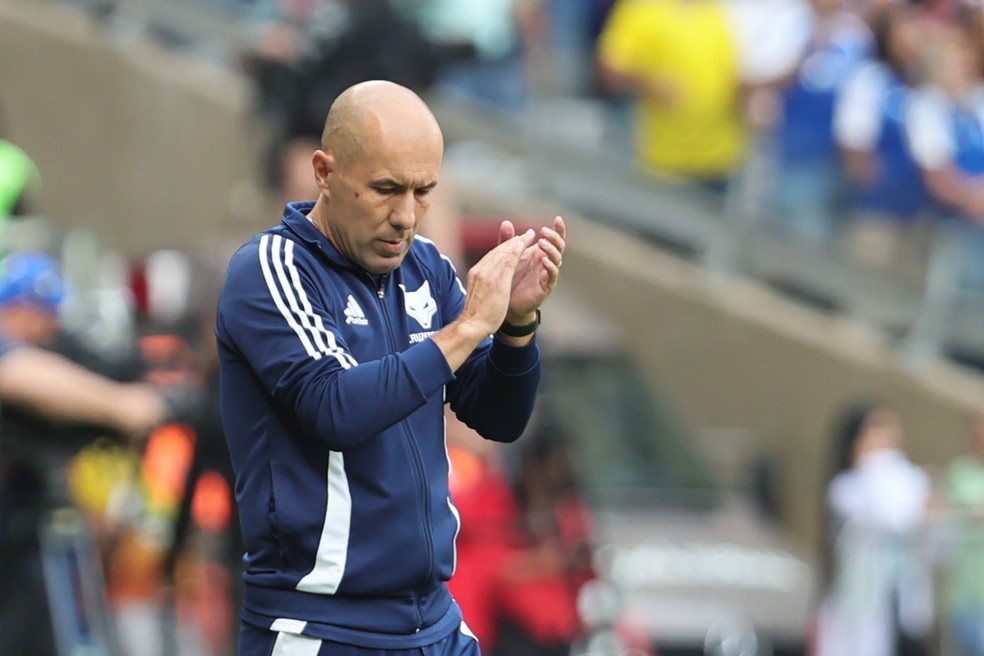 Leonardo Jardim em Cruzeiro x Fluminense — Foto: Gilson Lobo/AGIF