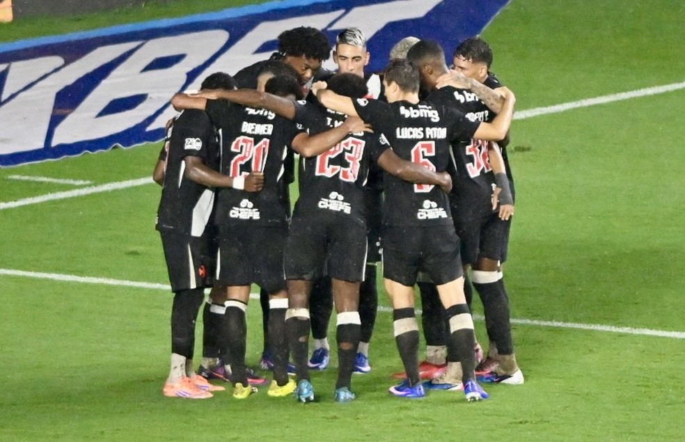 Vasco comemora gol sobre o Botafogo Campeonato Carioca 2026 � Foto: Andr� Dur�o