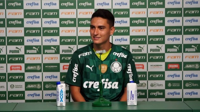 Atuesta marca pela primeira vez com a camisa do Palmeiras