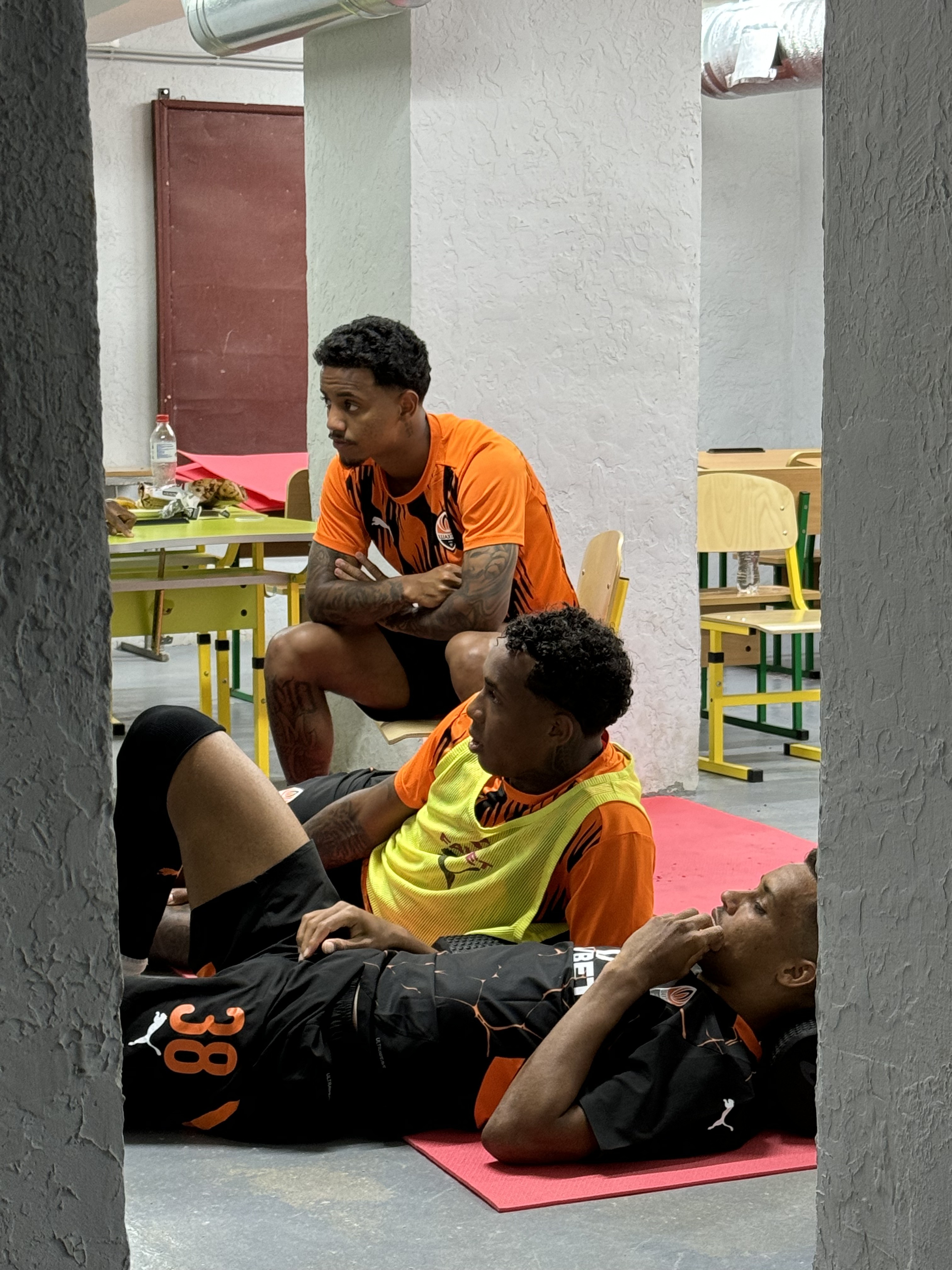 Ex-palmeiras Revela Medo em Jogo Paralisado na Guerra: 