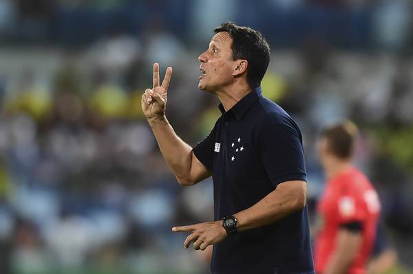 Técnico do Cruzeiro, Zé Ricardo comenta afastamento de Gilberto: Decisão conjunta
