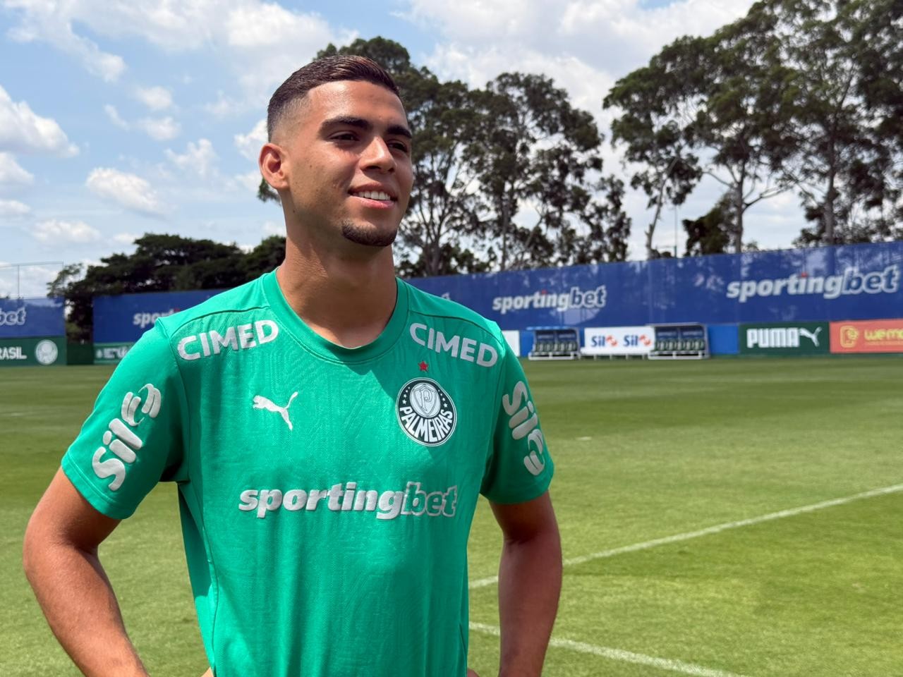 Da Base ao Allianz: A trajetória de Arthur, a nova aposta de Abel na lateral