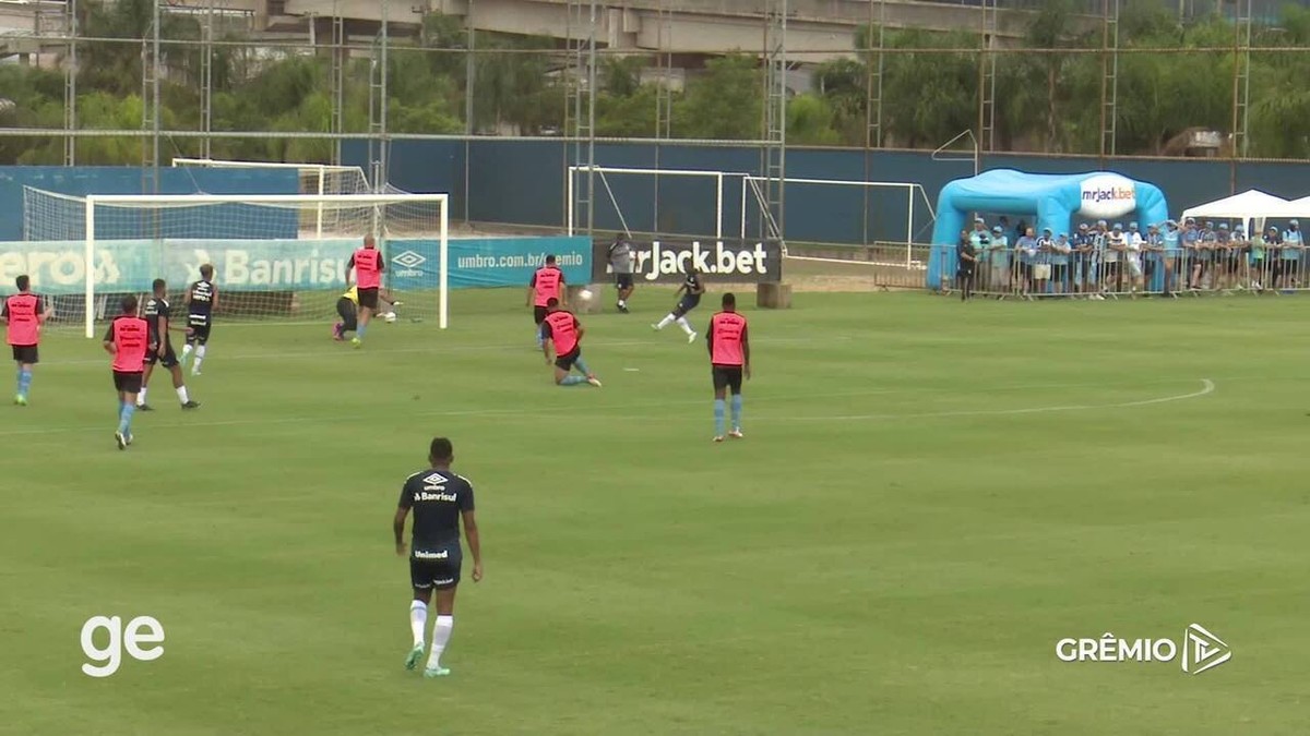 Grêmio vence o Novo Hamburgo em jogo-treino no CT Luiz Carvalho