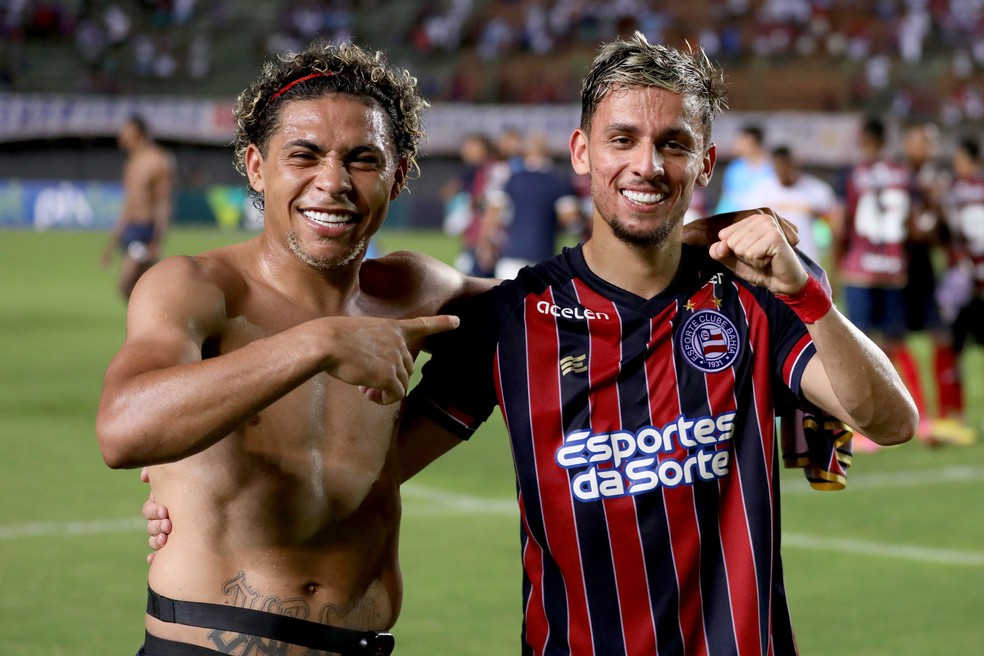 Jacaré (esquerda) e Biel se destacaram pelo Bahia em 2023 — Foto: Felipe Oliveira / EC Bahia