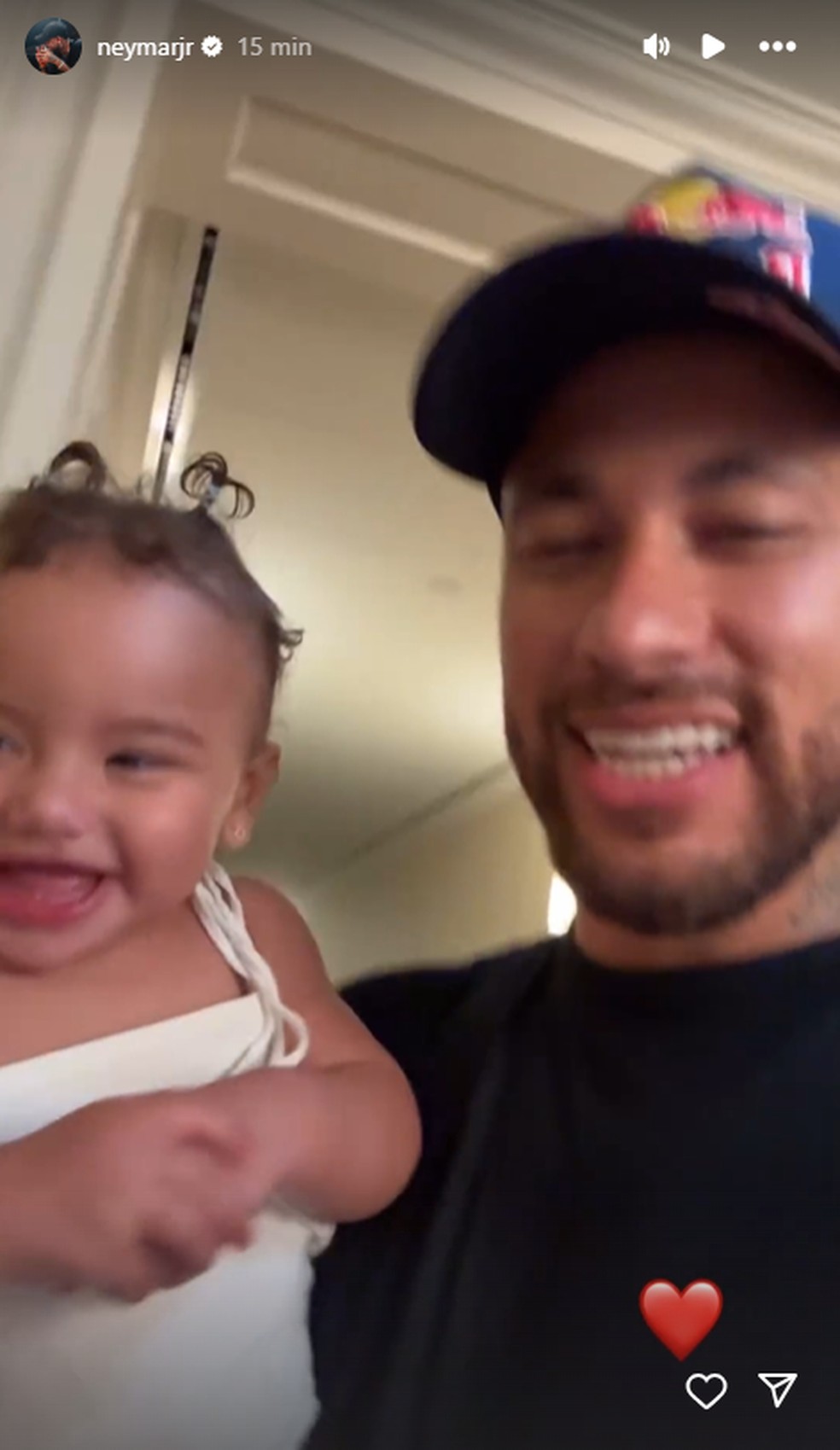 Neymar e a filha mais nova, Mavie