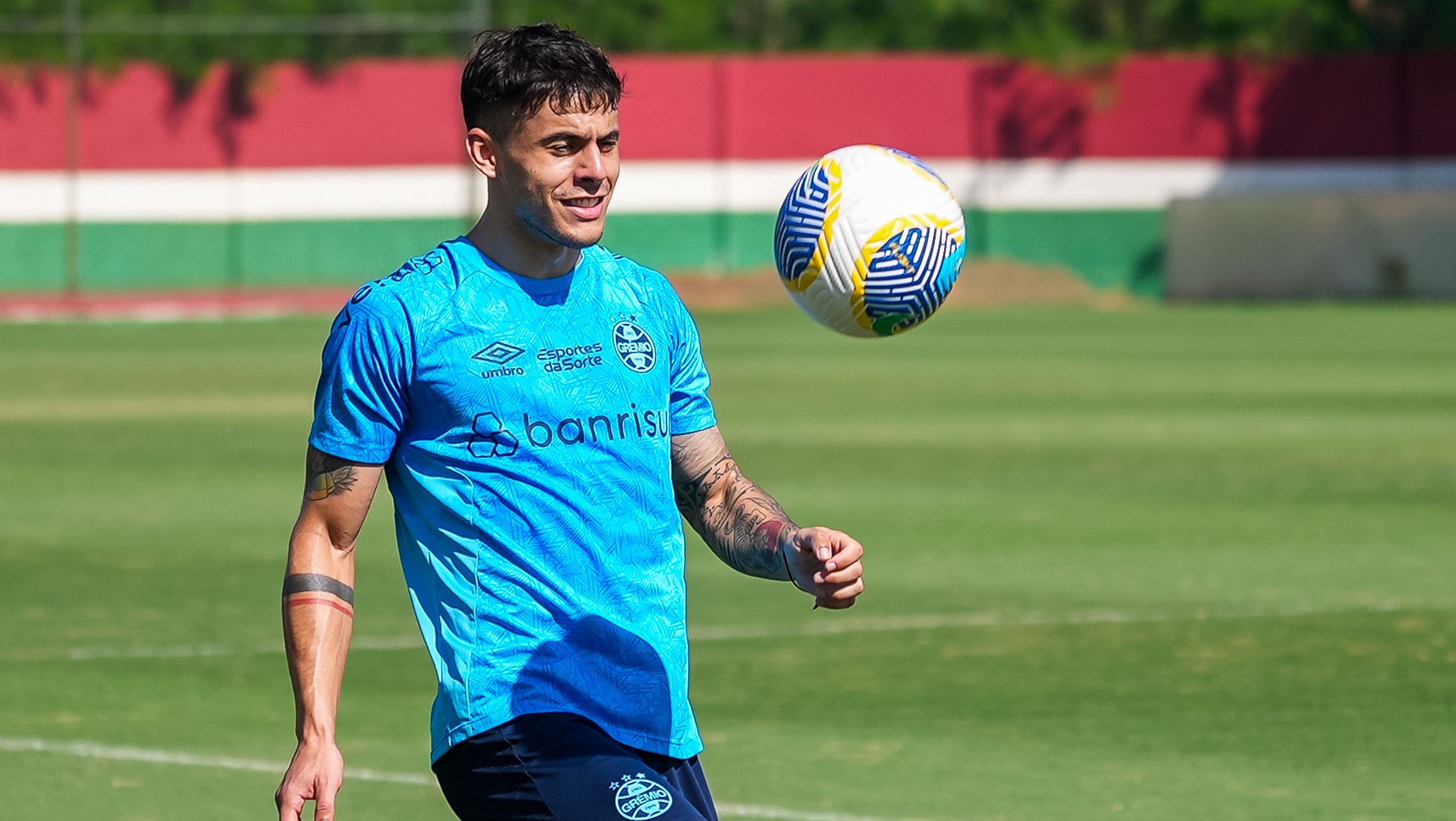 Carballo realiza trabalho específico no Grêmio antes de integração ao grupo