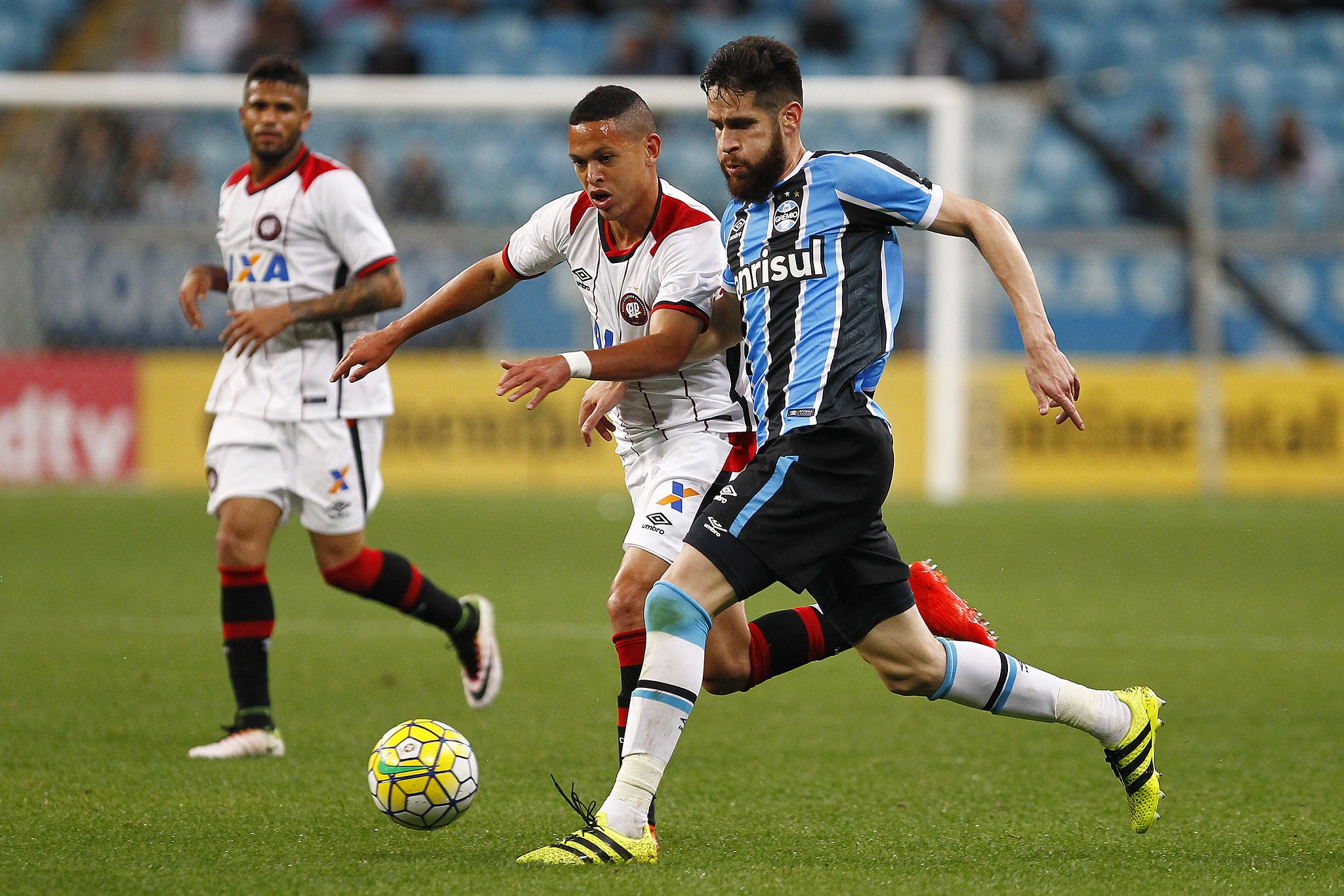 Entenda: Grêmio encara o Athletico com chance de sair do Z-4 e se inspira em virada de chave de 2016