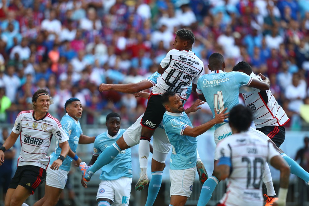 Análise: vitória com sufoco expõe falta de controle do Flamengo