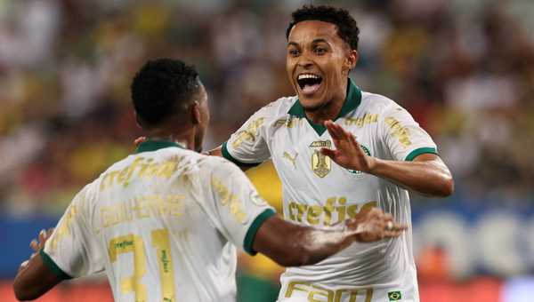 Vitória do Palmeiras com gols de Lázaro e Estêvão: confira as notas!