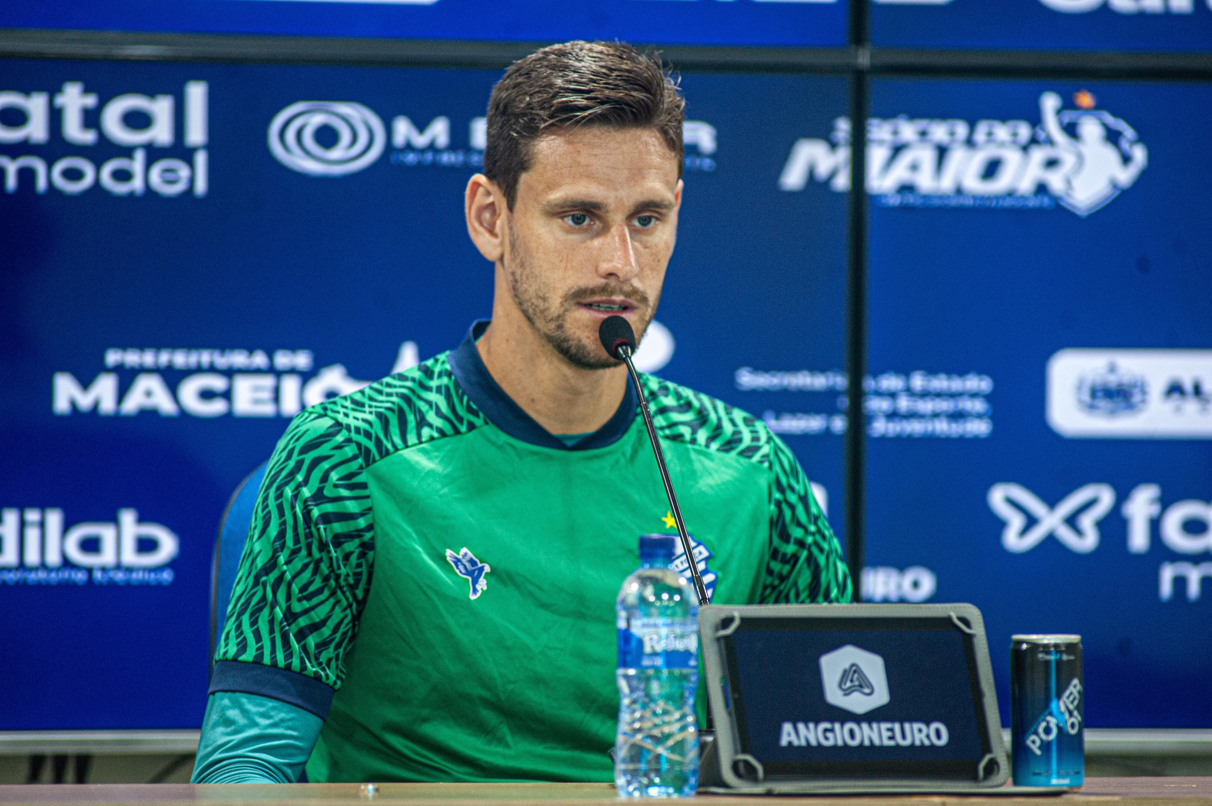Criciúma acerta com goleiro que estava no CSA
