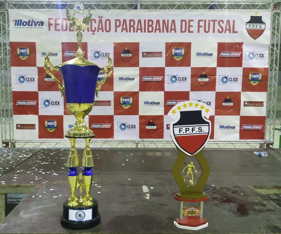 VALEU BOI!: Touro invade partida do Campeonato Paraibano Sub-15 e coloca  jogadores pra correr - Blog do BG