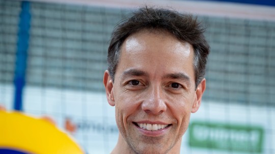 Sem levantadores, Cruzeiro "desaposenta" o veterano Rapha, de 47 anos
