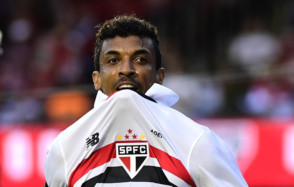 Gol de Luiz Gustavo em São Paulo x Portuguesa — Foto: Marcos Ribolli