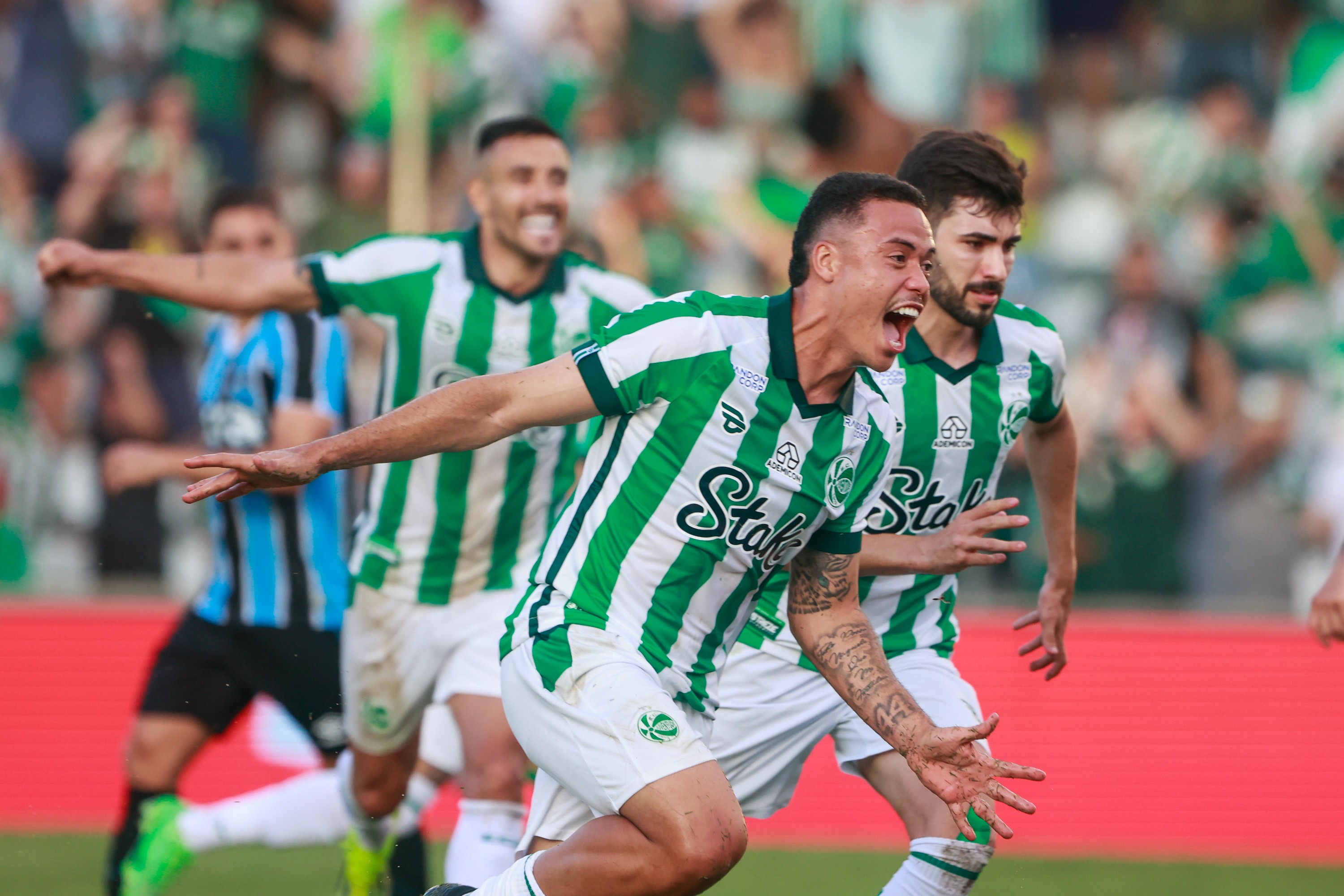 Mandaca reencontra grêmio em duelo decisivo no brasileirão.