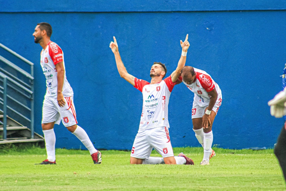 Diego Hoffmann marcou o segundo gol do Princesa — Foto: Gustavo Duarte / PSEC