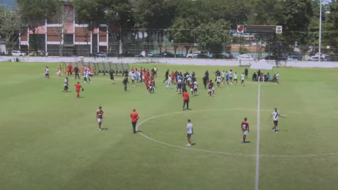 Phillipe Gabriel faz gol, pega três pênaltis e Sub-17 vence o Flamengo nos  pênaltis – Vasco da Gama