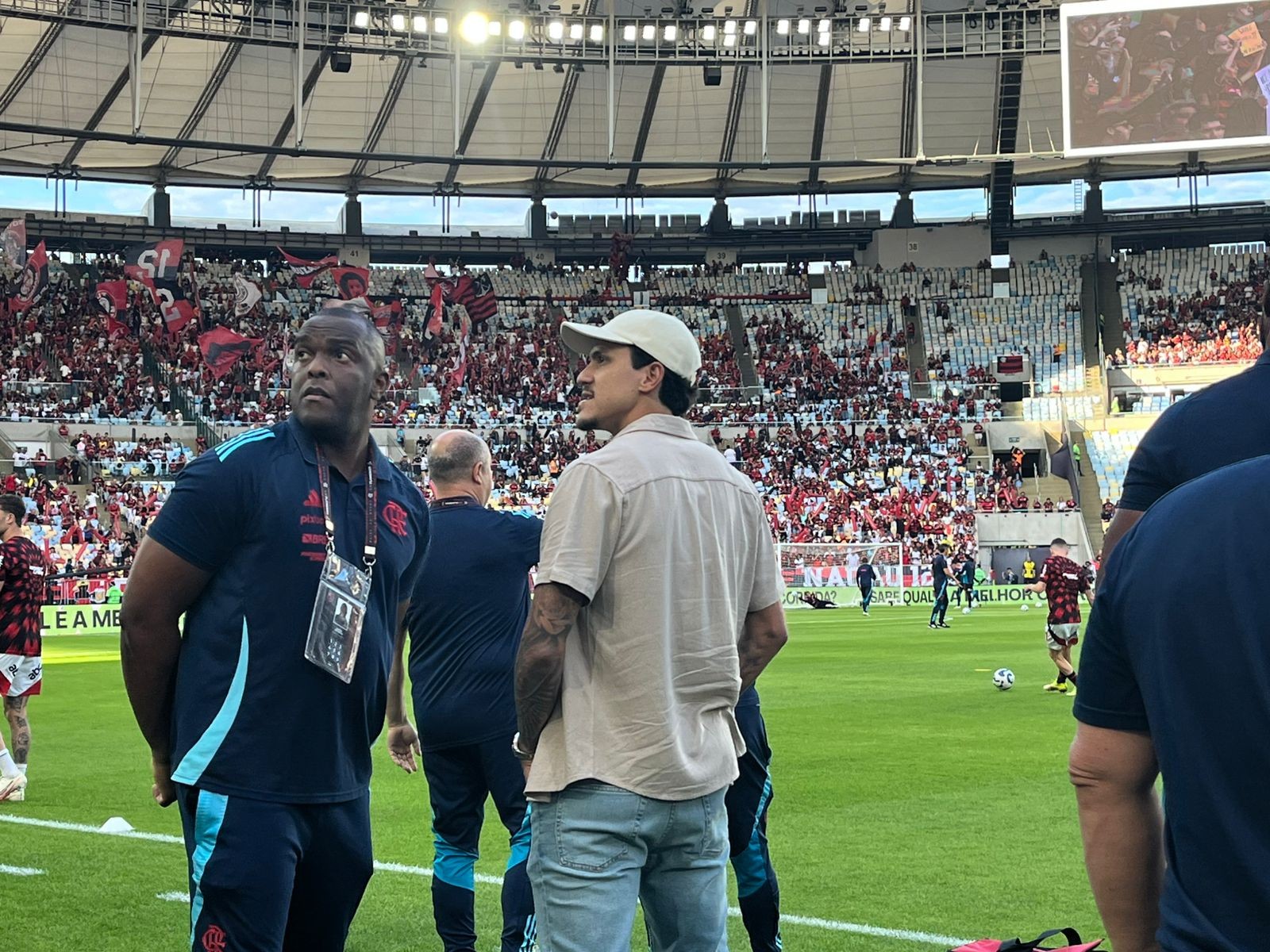 Pedro Visita Gramado do Maracanã Antes de Flamengo x São Paulo