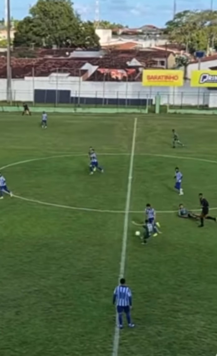 Daí, João Matheus? Na base, jogador do Coruripe faz o gol que Pelé não fez; assista