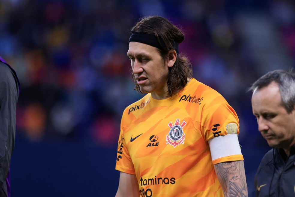 Goleiro Cássio cabisbaixo após eliminação do Corinthians na Libertadores — Foto: Franklin Jacome/Agencia Press South/Getty Images