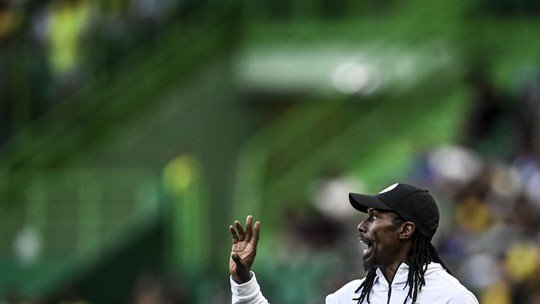Técnico de Senegal freia euforia: "Brasil continua sendo o Brasil"