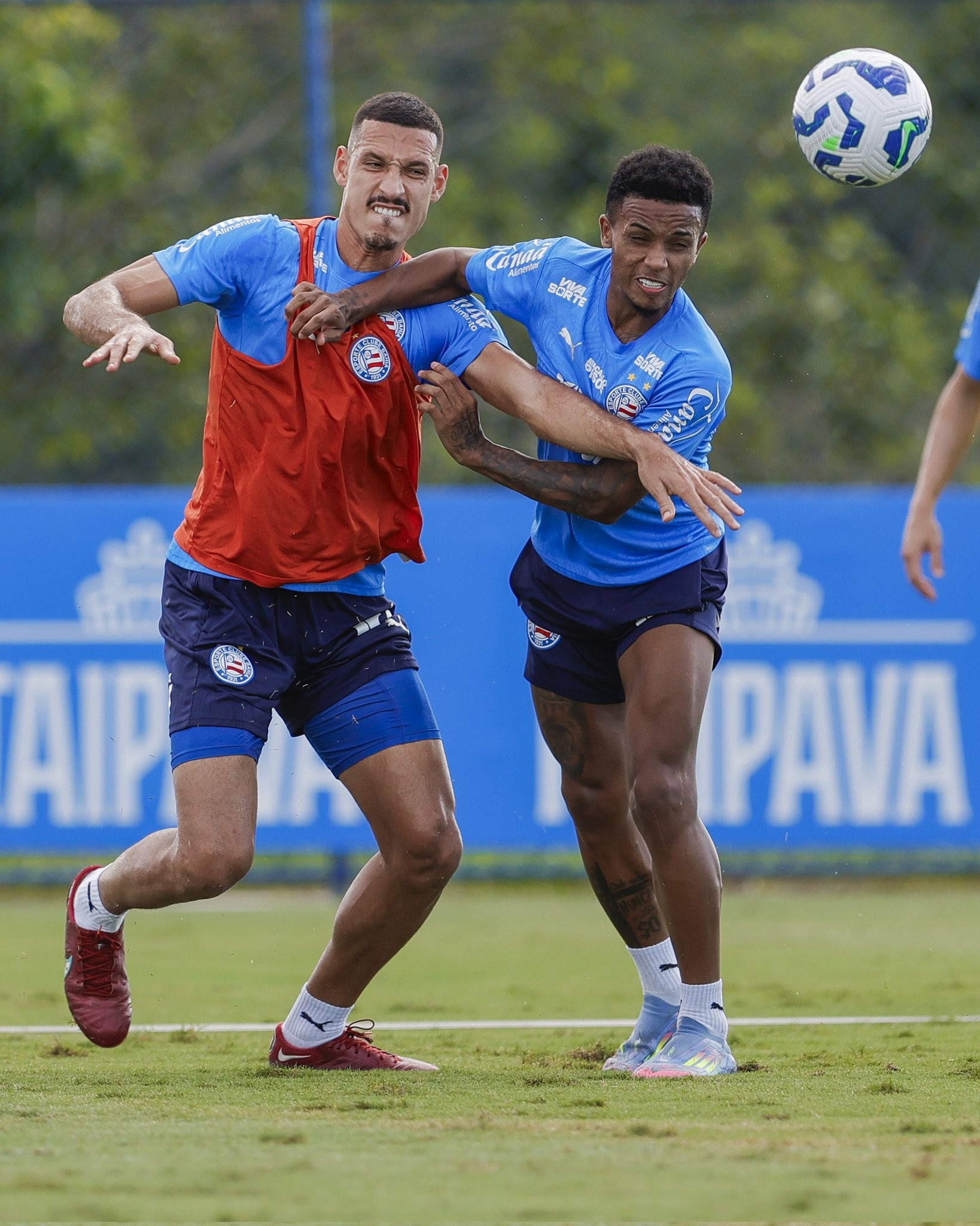 Gilberto e Ronaldo treinam em reapresentação do Bahia