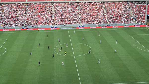 Expulsões de Fagner e André Ramalho prejudicam Corinthians em derrota no clássico