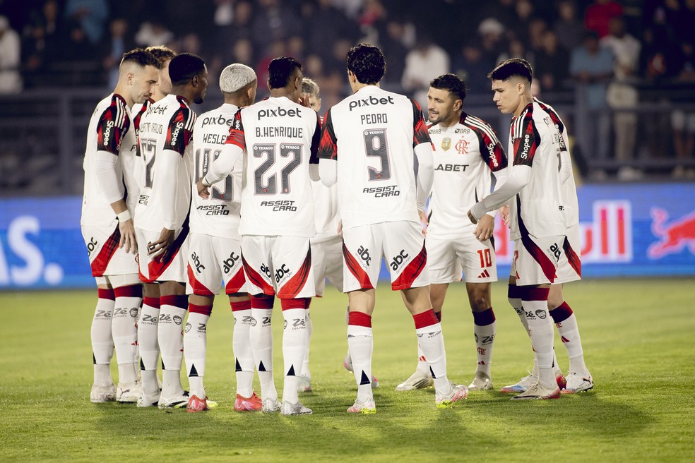 Flamengo fez bom jogo coletivo contra o Bragantino, com muito volume no segundo tempo — Foto: Adriano Fontes/Flamengo