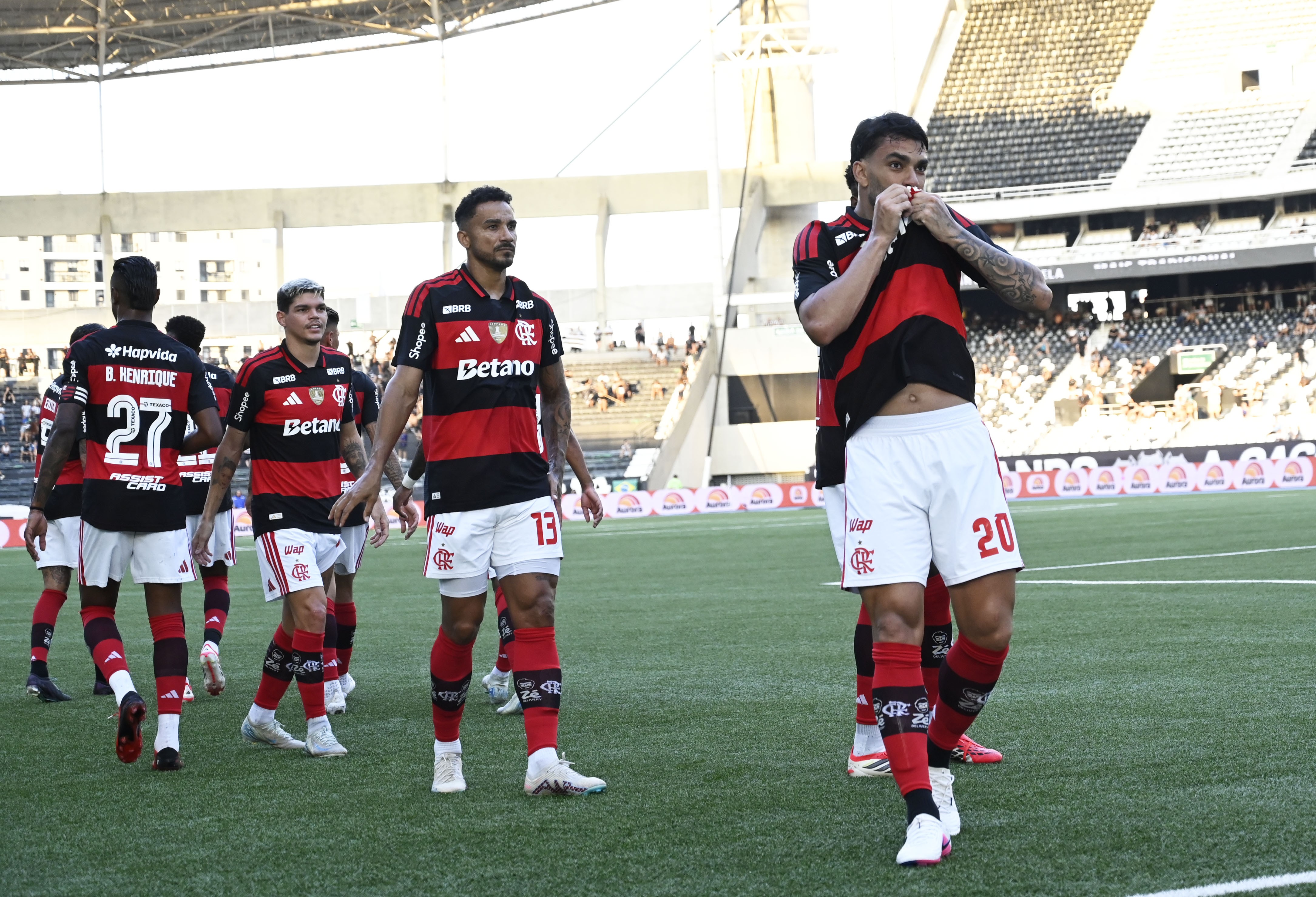 Ele chegou!! Paquetá brilha em vitória sobre o Botafogo e se adapta no Flamengo!!