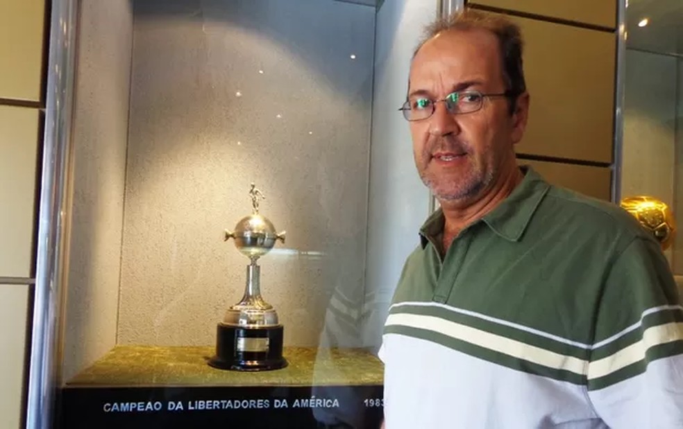 De León treinou o Grêmio em 2005 — Foto: Lucas Rizzatti/ge