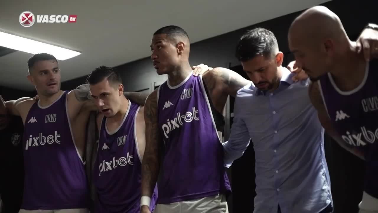Bastidores do Vasco mostram emoção no vestiário após nova lesão de Gabriel Dias