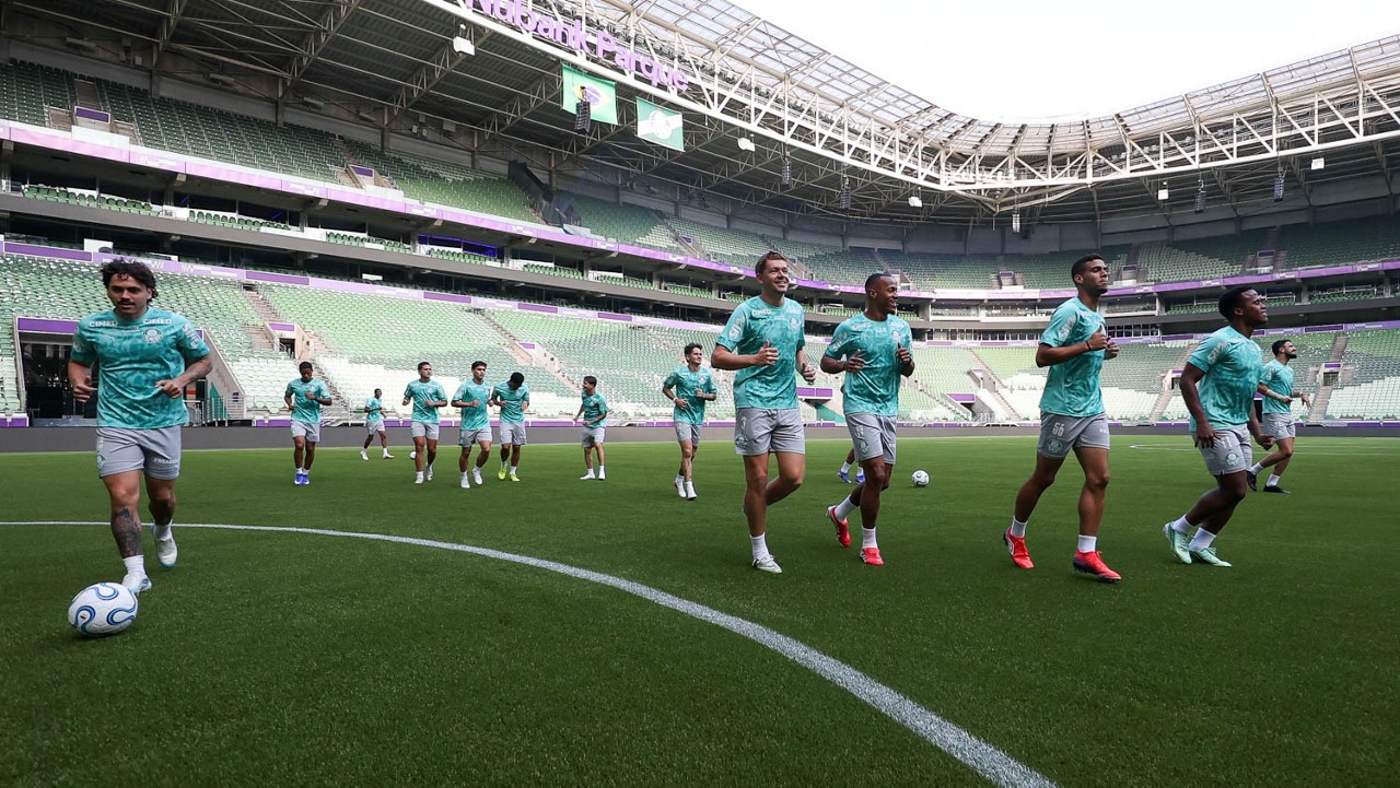 Escalação: Vitor Roque continua em tratamento, e Palmeiras ensaia jogadas antes de semifinal