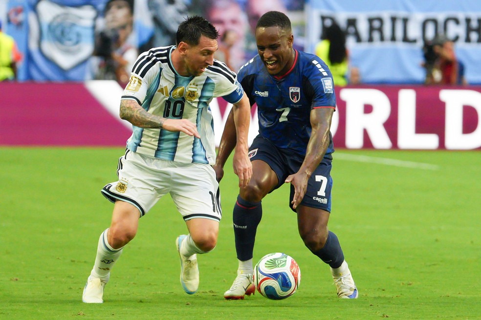 Jovane Cabral em jogo contra a Argentina na Copa do Mundo � Foto: Alberto Boal/EFE