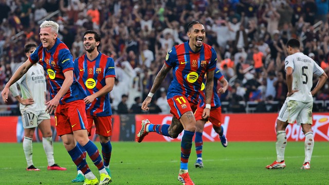 Raphinha comemora seu segundo gol contra o Real Madrid