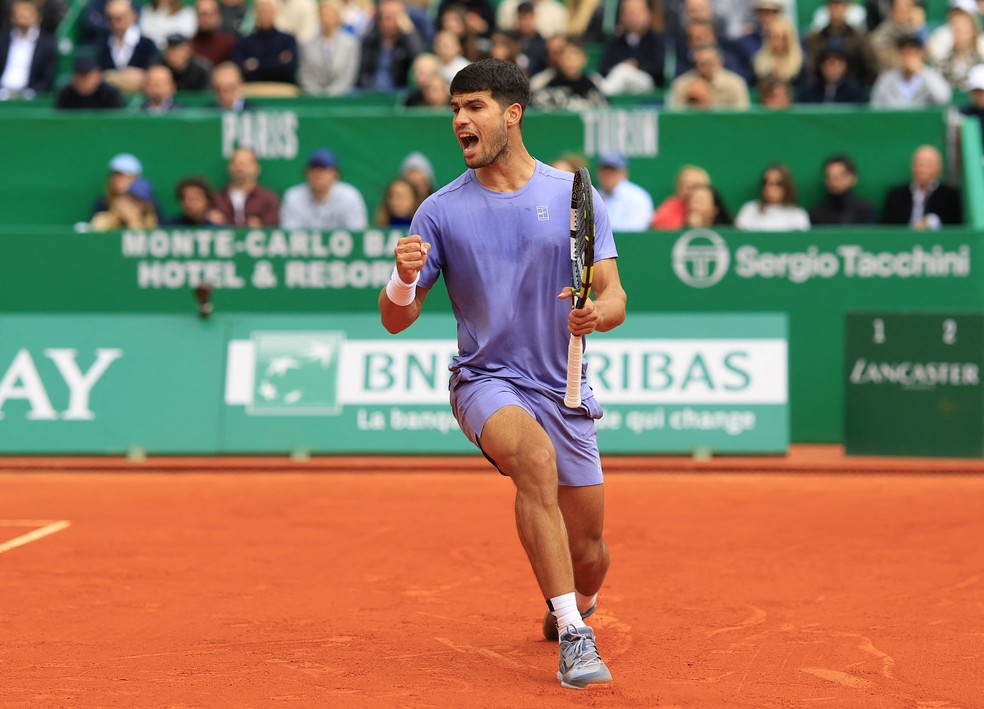 Carlos Alcaraz está fora do Madrid Open — Foto: REUTERS/Manon Cruz