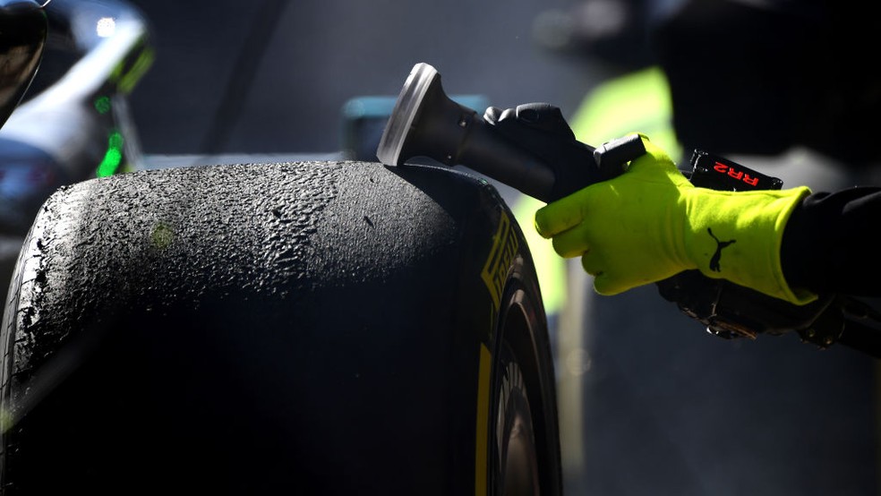 F1: Russell é mais rápido em dia focado em testes de pneus