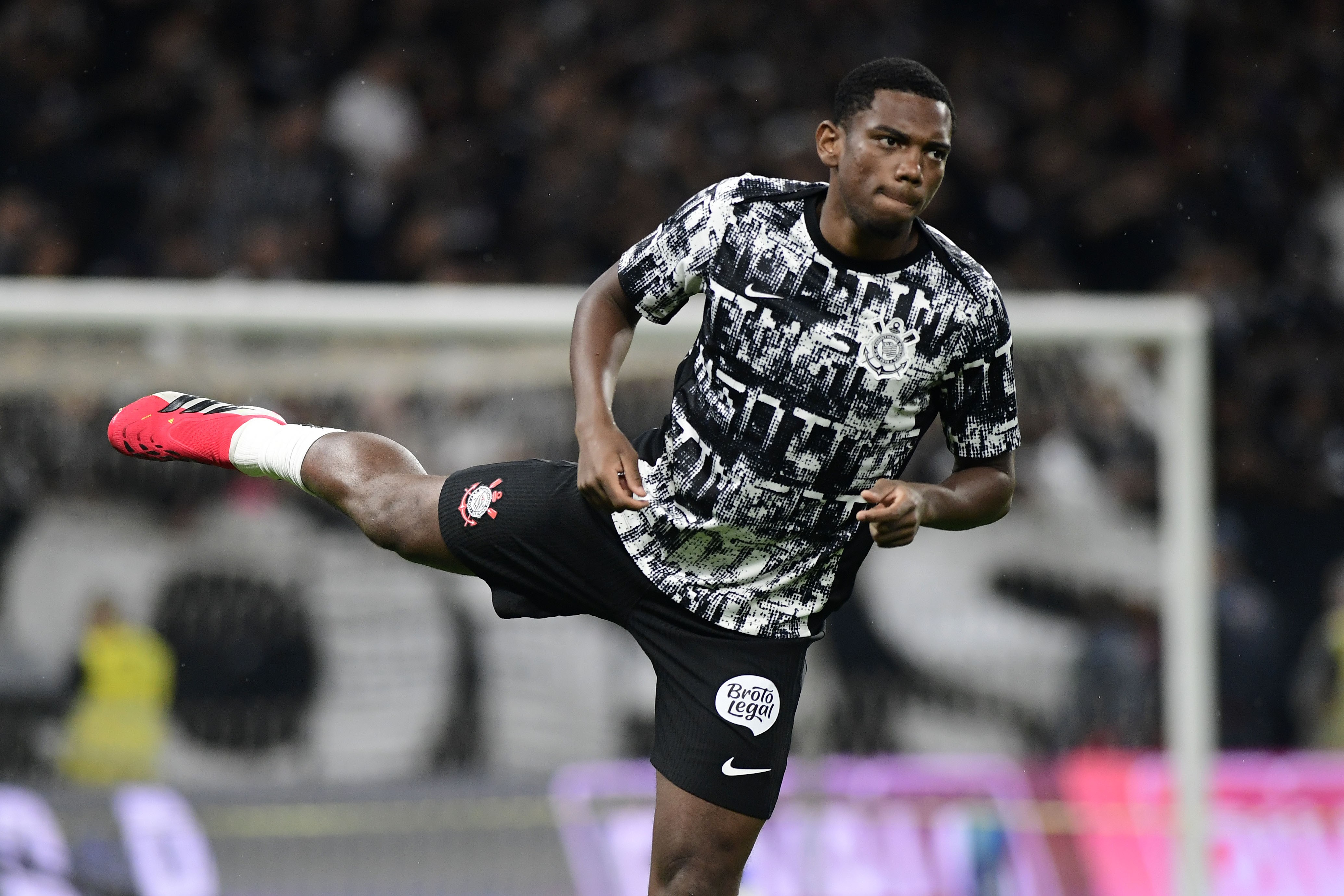 Corinthians: Lesões de Breno Bidon e André Comprometem Elenco para Próximos Desafios