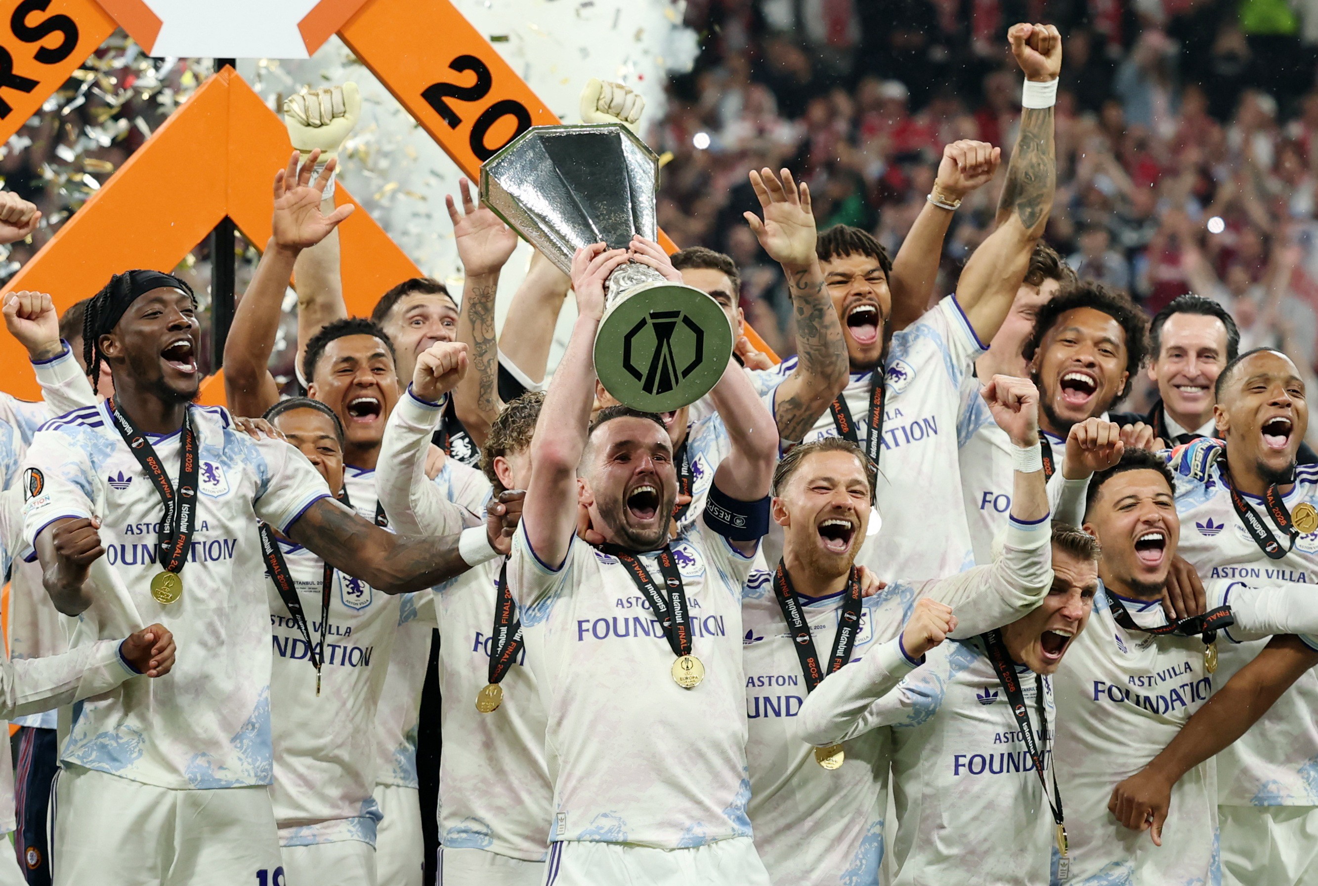 Após título do Aston Villa na Liga Europa, futebol inglês busca inédita Tríplice Coroa europeia