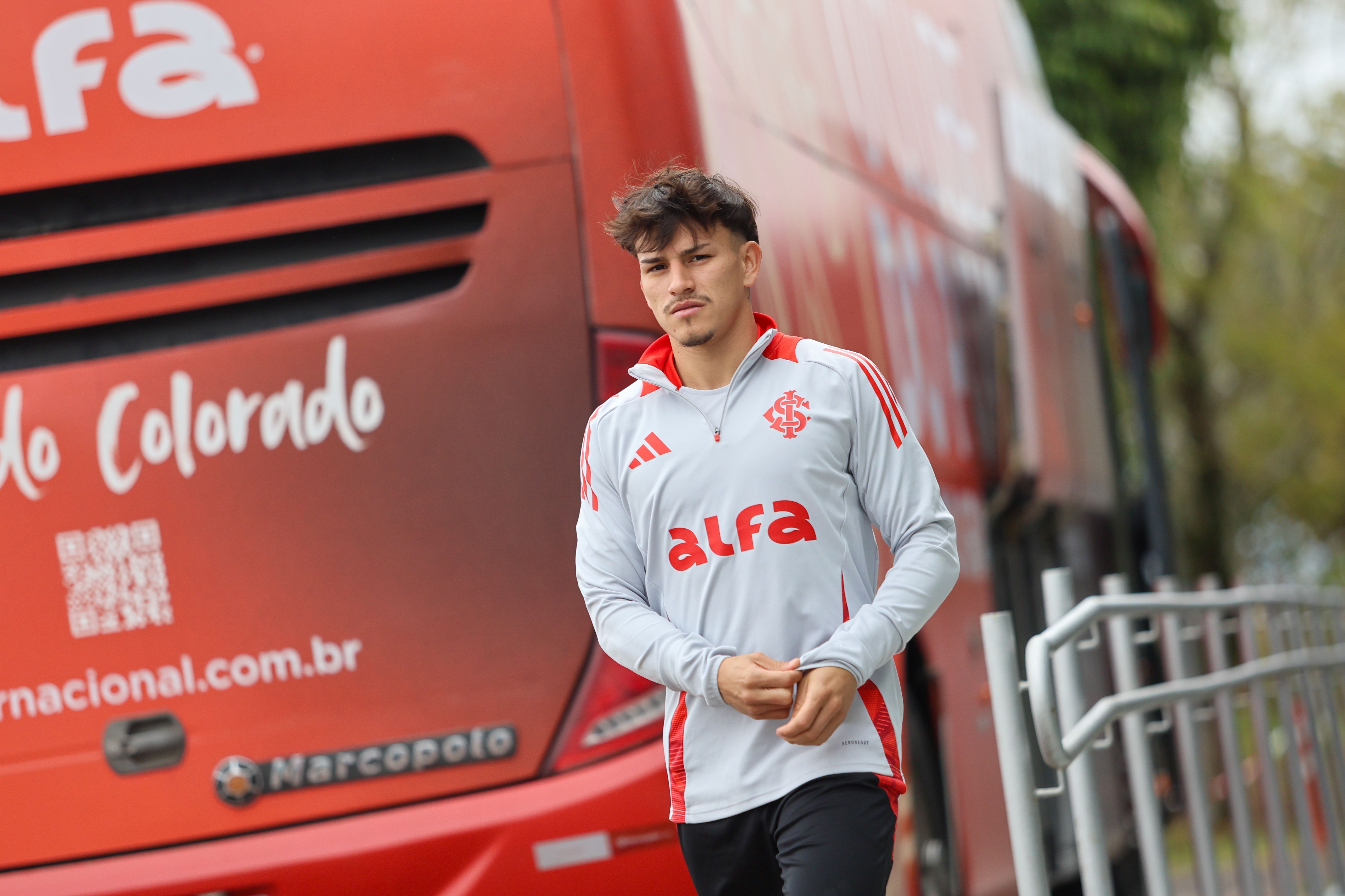 Bernabei, do Inter, afirma ser alvo de chantagem; entenda