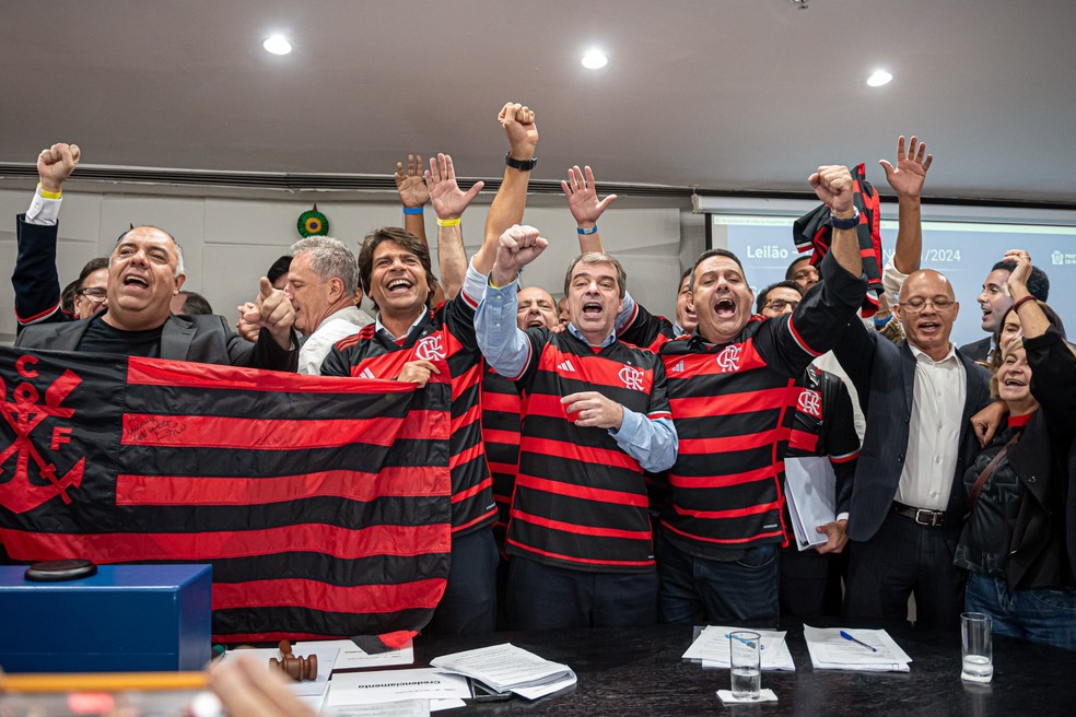 Festa do Flamengo ao arrematar leilão do Gasômetro