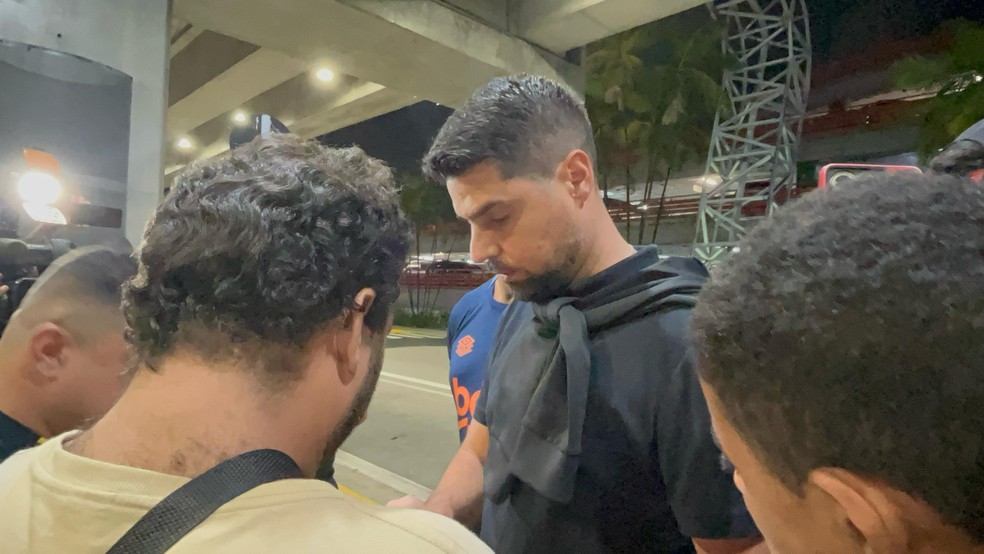 Técnico António Oliveira desembarca no Recife para assumir o Sport — Foto: Daniel Leal/ge