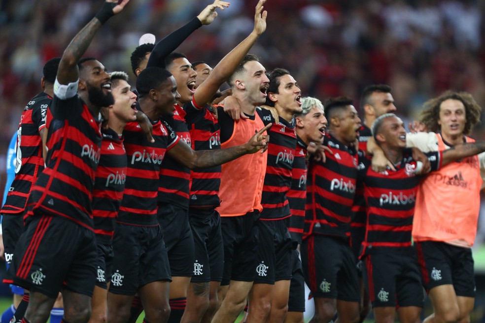 Flamengo comemora vitória no Maracanã