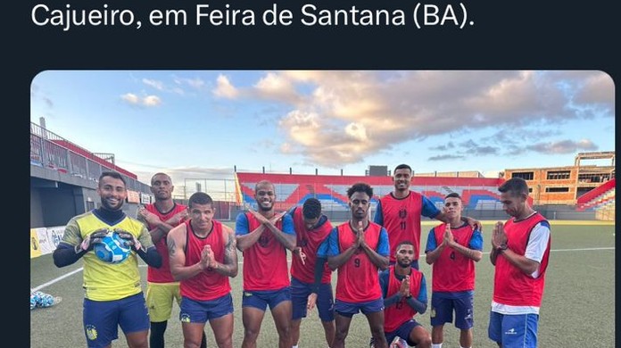 Após morte de jogador do Bahia de Feira, elenco do Nacional-AM simula  velório